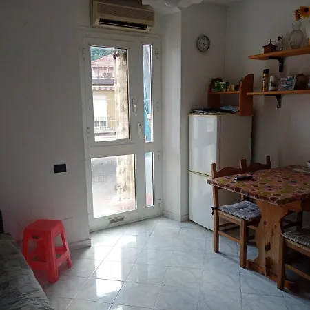 Casa Albarosa, 10 Min Walk Train Station, Free Parking. * לה ספציה