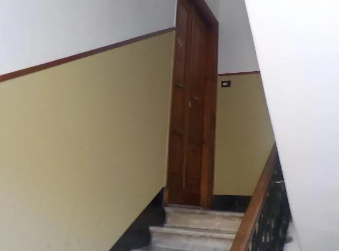 아파트 Casa Albarosa, 10 Min Walk Train Station, Free Parking.